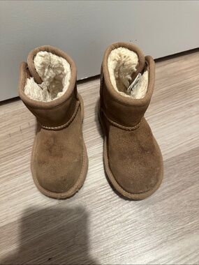 Kids UGG-style boots